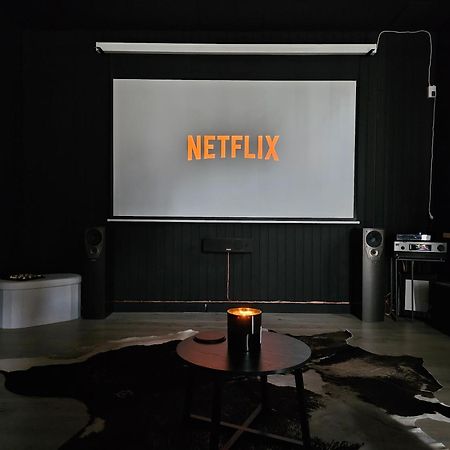 Black Box Cinema Appartement Avec Balneo Epinal Luaran gambar