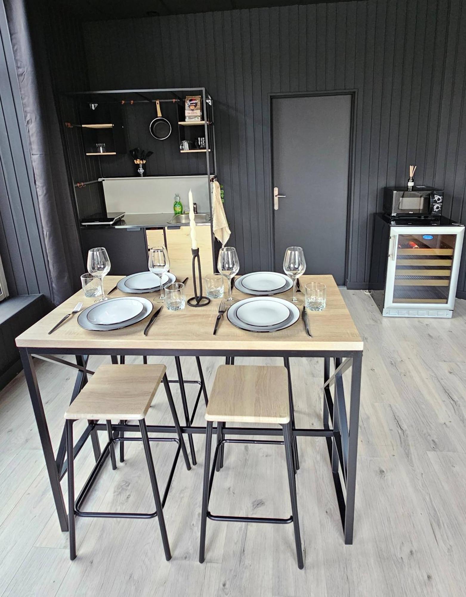Black Box Cinema Appartement Avec Balneo Epinal Luaran gambar