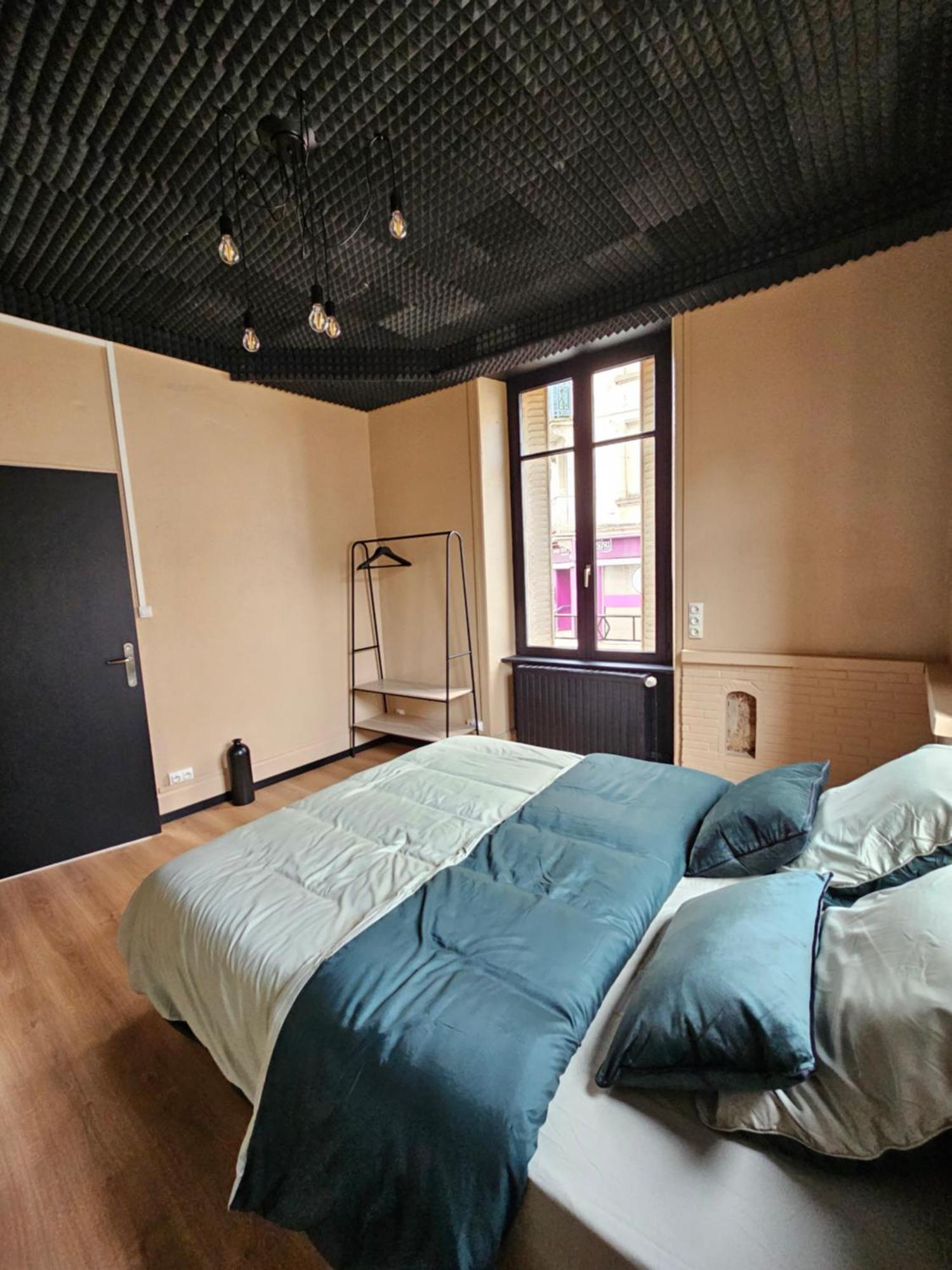 Black Box Cinema Appartement Avec Balneo Epinal Luaran gambar