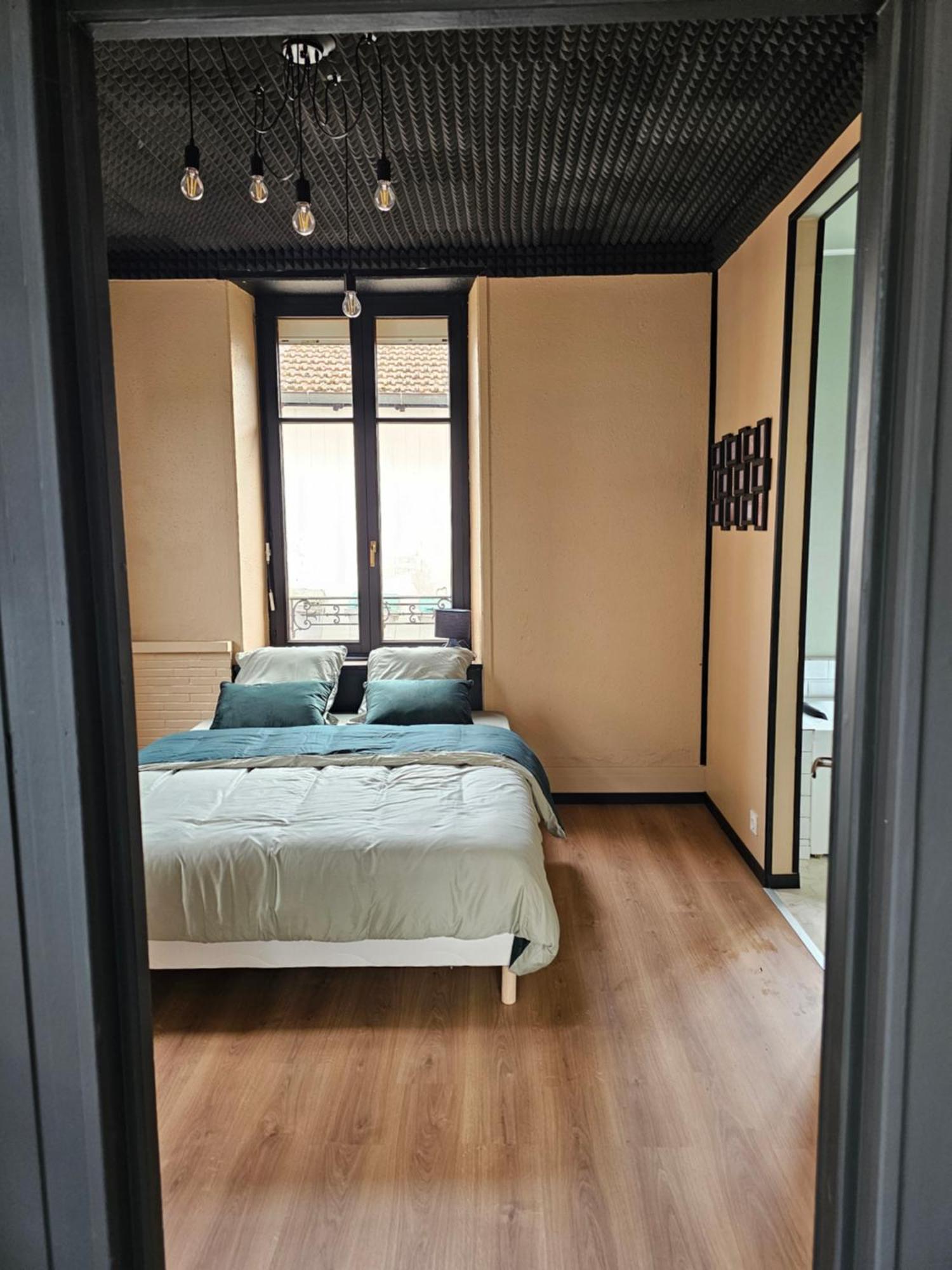 Black Box Cinema Appartement Avec Balneo Epinal Luaran gambar