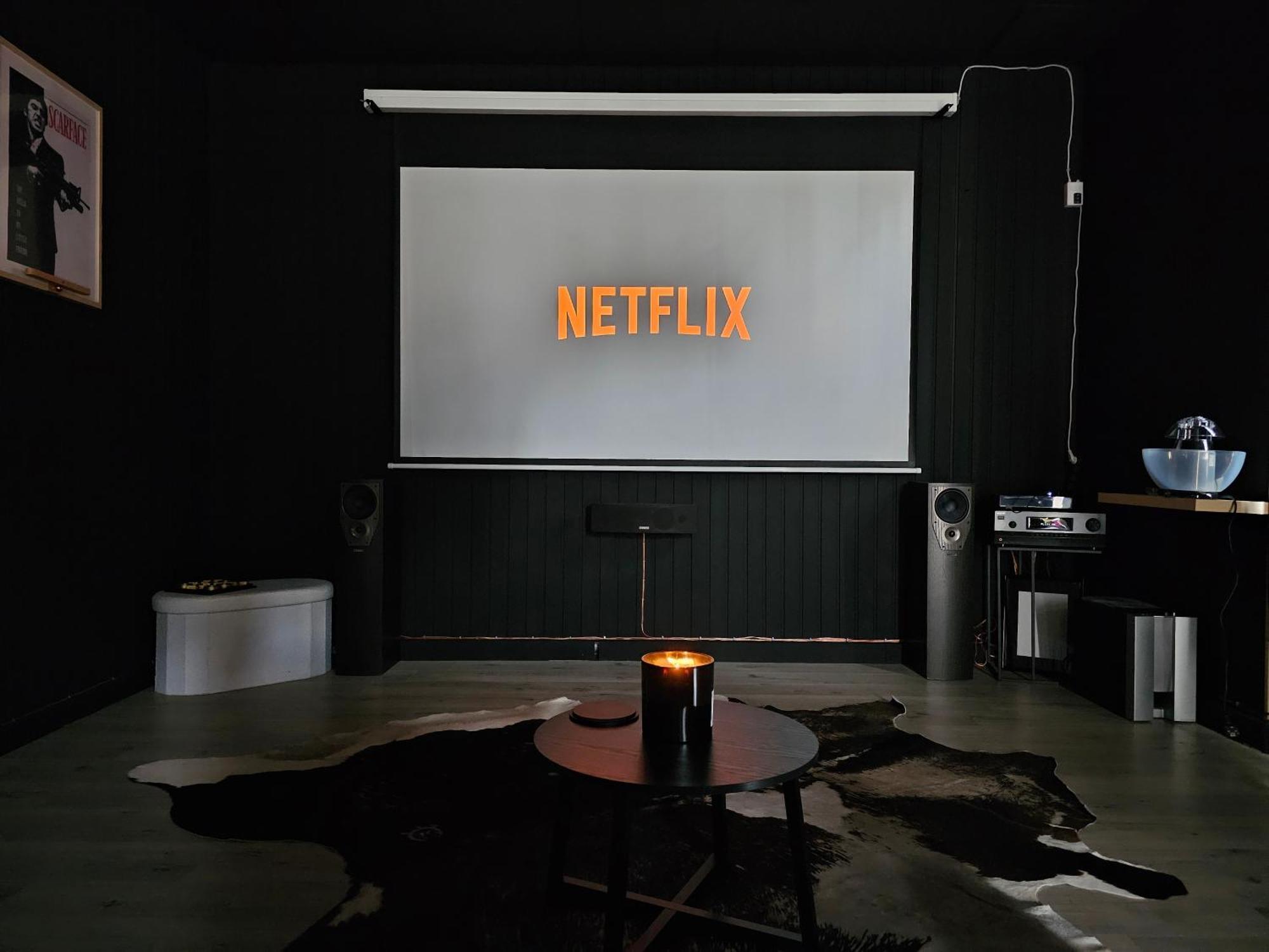 Black Box Cinema Appartement Avec Balneo Epinal Luaran gambar